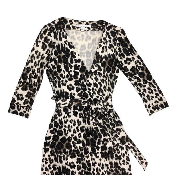 Diane von Furtstenberg silk wrap dress animal snow leopard print sz 4 New Julian - Picture 10 of 16